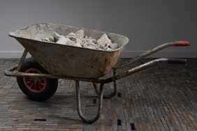 "Krippe im Schutt - Zerfall und Hoffnung" - Installation der Künstlerin Simone Thieringer, Telgte. Fotos: Stephan Kube, Greven