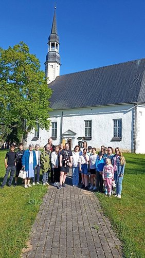 Die Kinder der Sonntagsschule aus Matiši freuten sich über einen Ausflug, der maßgeblich durch Spenden aus Rheda-Wiedenbrück durchgeführt werden konnte.		Foto: privat
