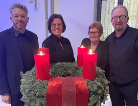 Artur Töws, Ute Stevener, Bärbel Page und Marco Beuermann lesen humorvolle Weihnachtsgeschichten und Satiren. Foto: privat