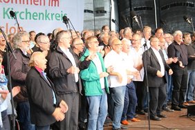 Beim Kreiskirchentag 2017 bildeten Sänger*innen aus dem ganzen Kirchenkreis einen großen Gospelchor. 		Foto: Archiv KKGT