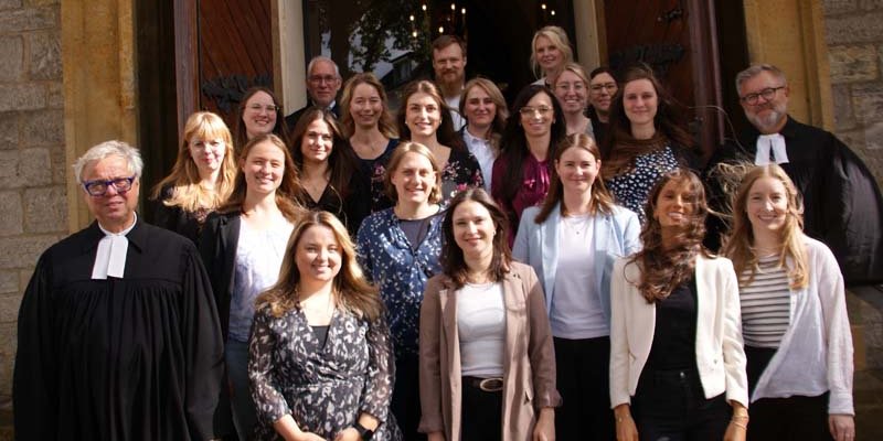 In einem festlichen Gottesdienst erhielten 18 Lehrer*innen ihre kirchliche Bevollmächtigung für die Erteilung von ev. Religionsunterricht. 		Foto: fra
