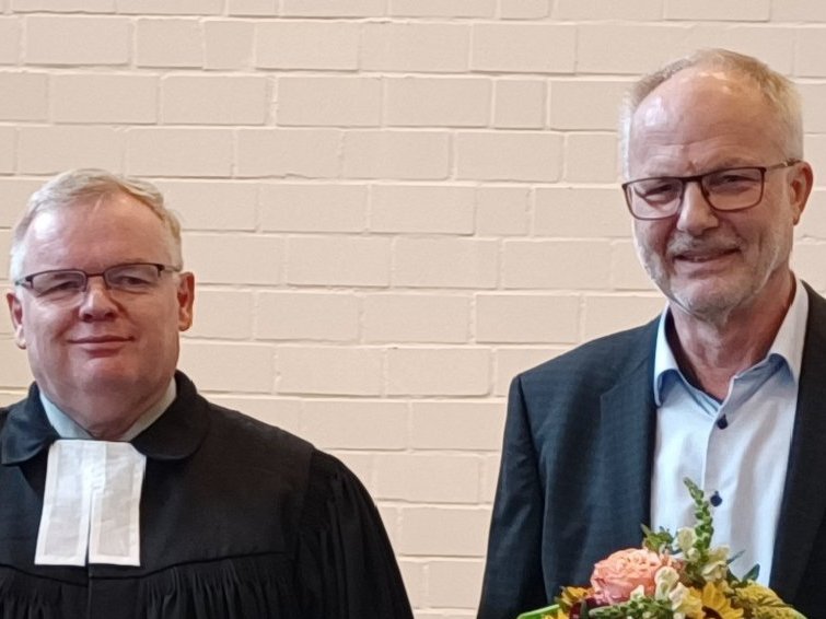 Superintendent Frank Schneider (l) und Pfarrer Martin Schnittker. Foto: fra